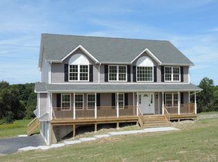29 Trotter Ln, Rock Tavern, NY 12575