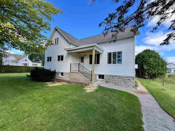 320 Carney Blvd, Marinette, WI 54143