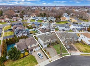 1286 Dale Court, Seaford, NY