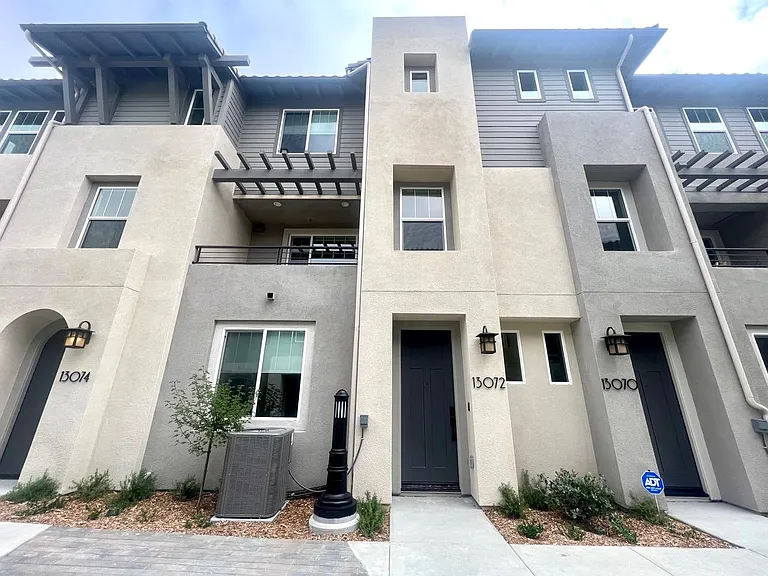 13072 Lumen Way — Photo 2