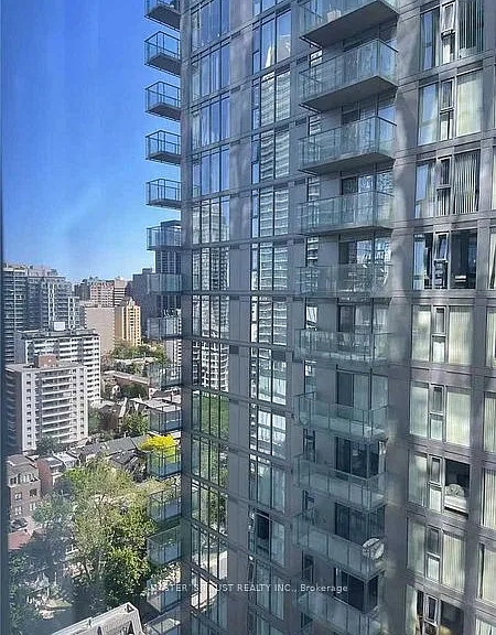 28 Wellesley St E #2205 — Photo 3