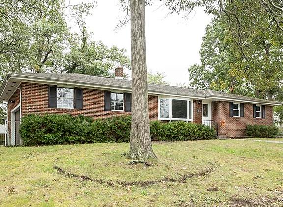 2nd image of 801 Tiller Ave