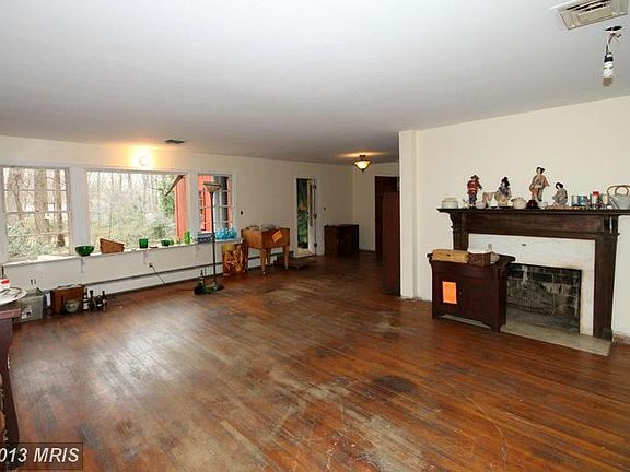 2nd image of 3320 Barkley Dr