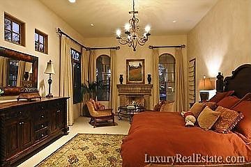 2nd image of 6250 N 51st Pl
