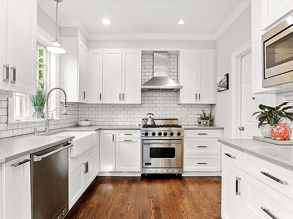 223 Milbank Ave Unit A-print-029-029-025-4200x2800-300dpi.jpg