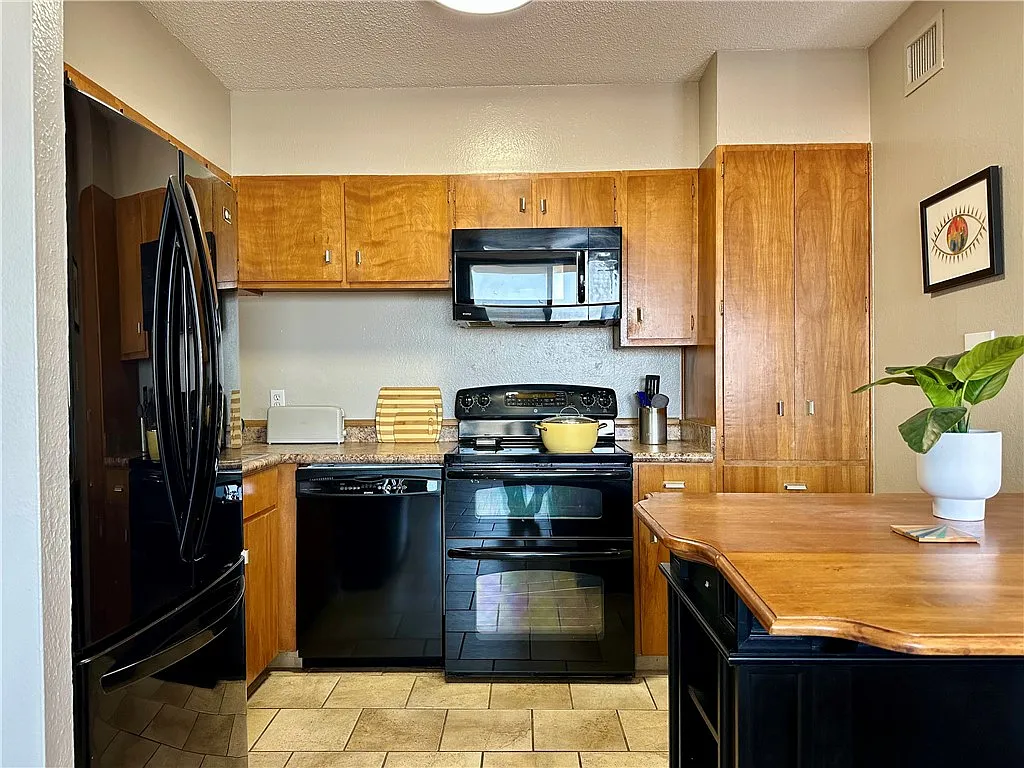 1 bed, 1.0 bath, 652 sqft, $1,700 — Photo 3