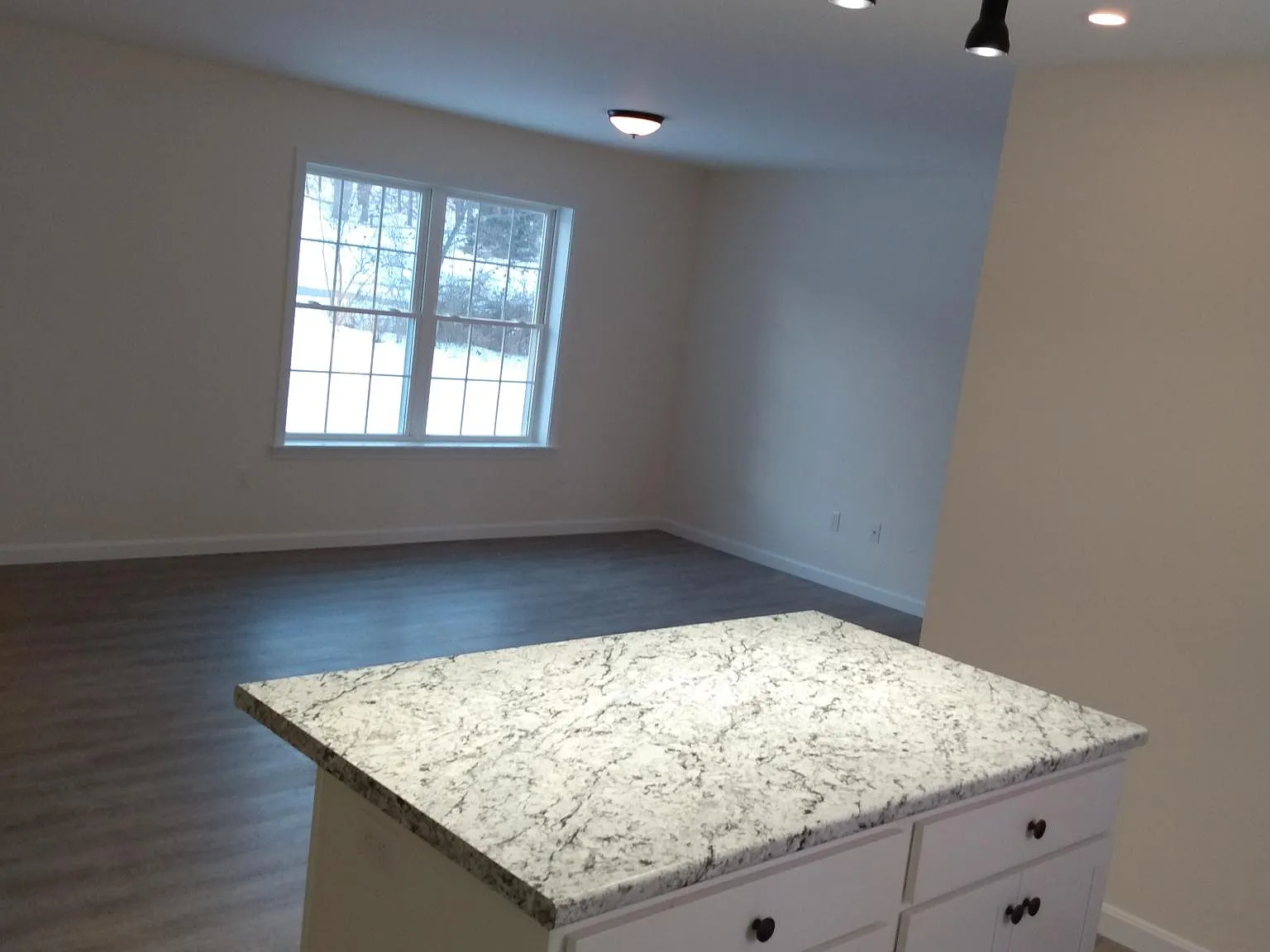 2 bed, 800 sqft, $1,850 — Photo 1