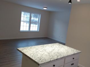 27 Maple St, Hallowell, ME 04347