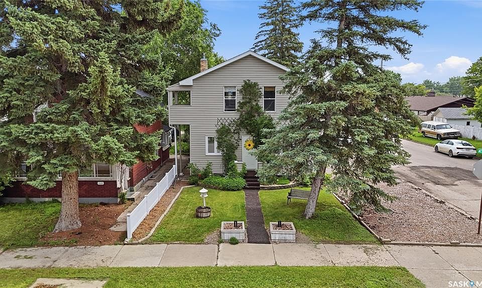1st image of 1001 4th AVENUE NE