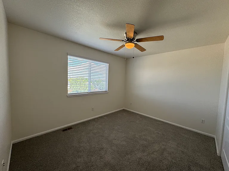 10549 Laurelglen Cir — Photo 14