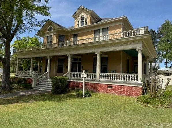 412 W 4th St, Fordyce, AR 71742