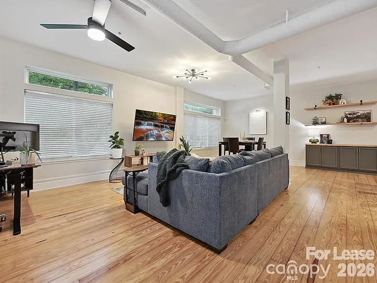 404 N Laurel Ave #11 — Photo 11