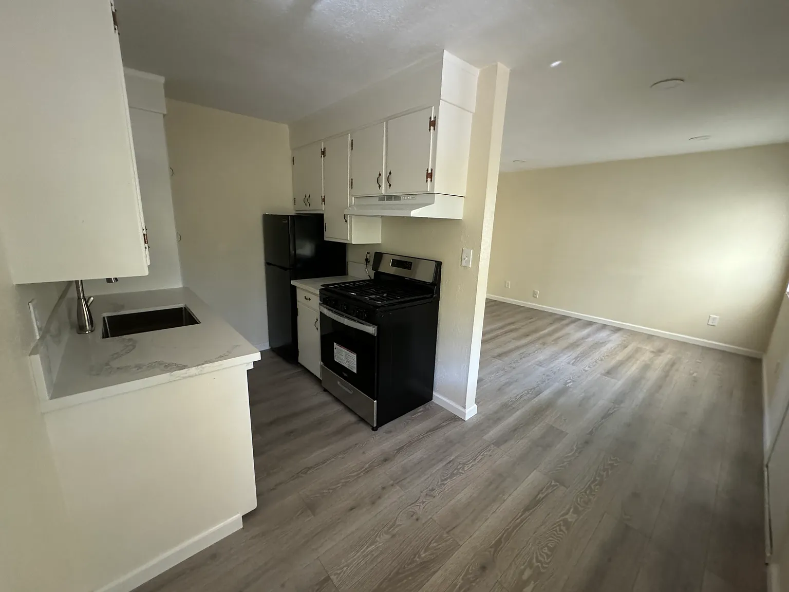 1 bed, 600 sqft, $1,430 — Photo 3