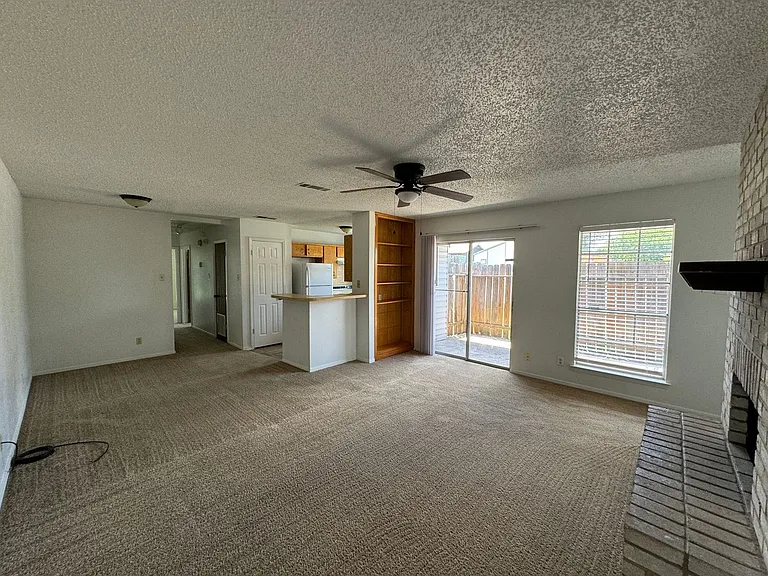 2112 Hinkle Ave — Photo 8