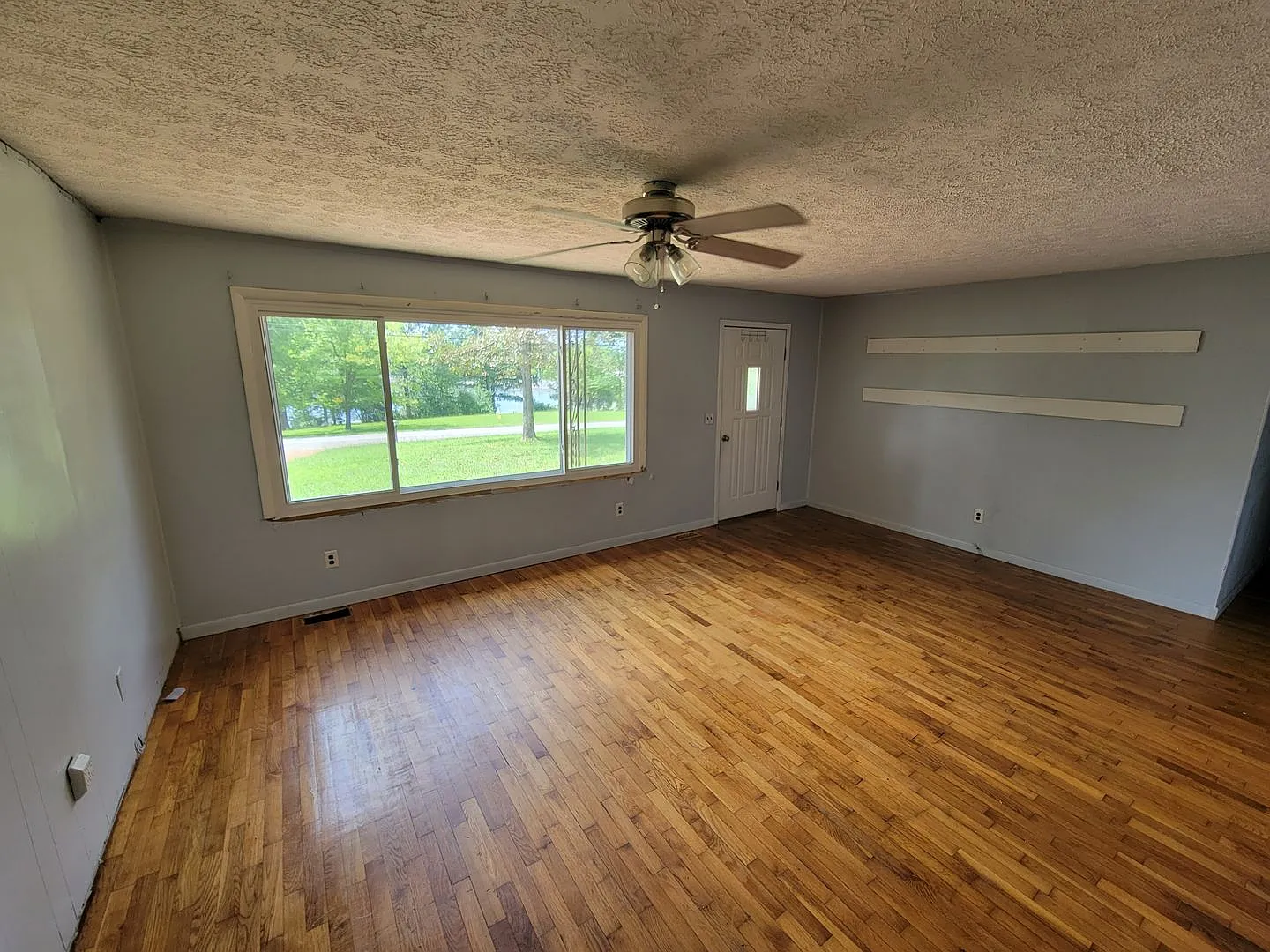 4 Bed, 1.5 Bath in Sparta for Rent! — Photo 2