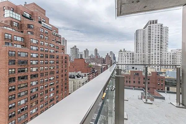 Rented by Bond New York | media 5