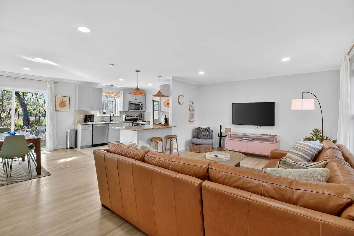 3 bed, 1330 sqft, $4,000 — Photo 1