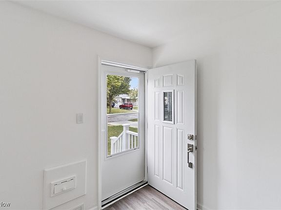 5th image of 15587 Meigs Blvd
