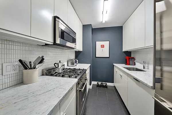 77 Seventh Avenue #16K in Chelsea, Manhattan | StreetEasy
