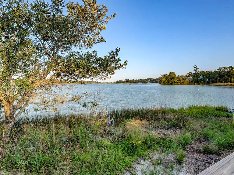 651 Crown Pointe Dr — Photo 44