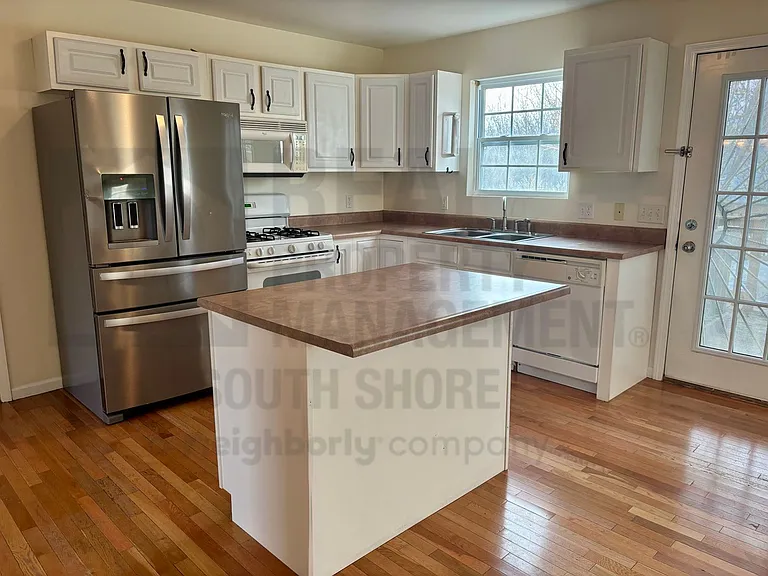 601 Mary Dr — Photo 4