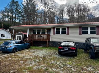 34 Leon Holder Ln, Elk Park, NC 28622