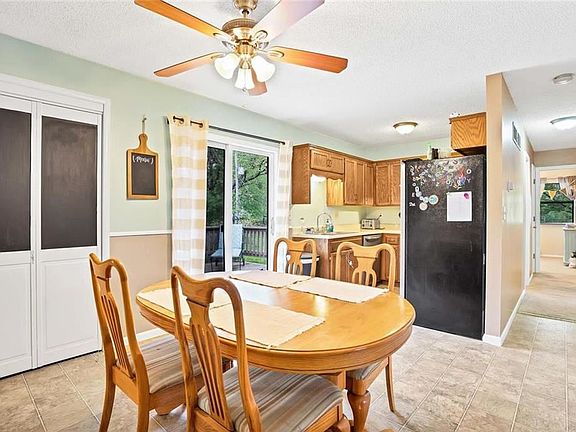 5th image of 528 Laughlin Dr