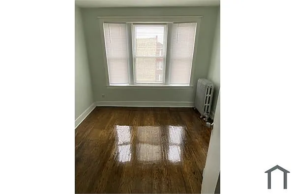 Building Photo - 818 E Marquette Rd #2