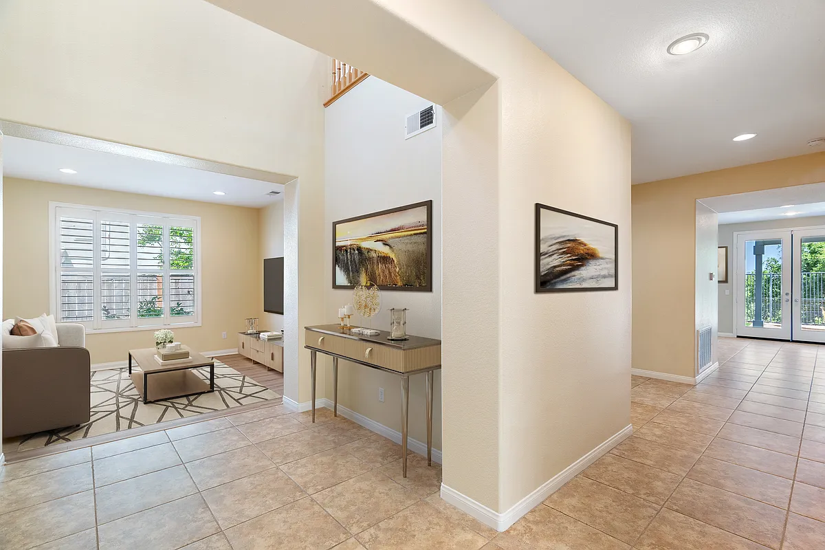 Entry/Foyer - 5286 Willow Walk Rd