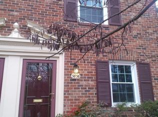 5836 Rexford Dr #725, Springfield, VA 22152