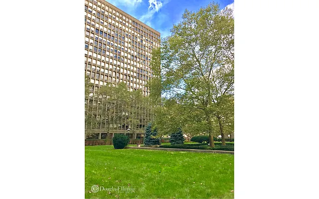 Rented by Douglas Elliman | media 17