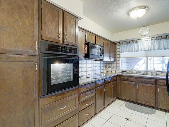 4th image of 7023 E Colonial Club Dr