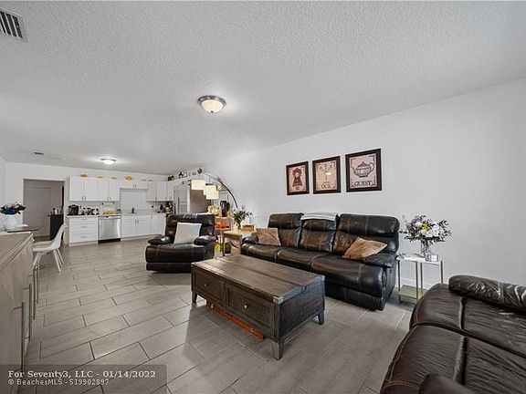 4th image of 4543 NE 16th Ave #4547