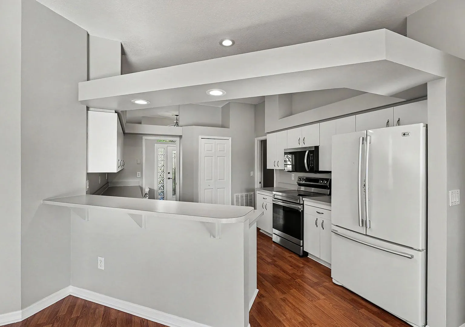 Beautiful Pool home in Viera! — Photo 4