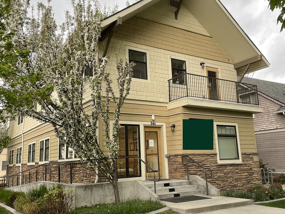 1st image of 113 N Avenue C Ave
