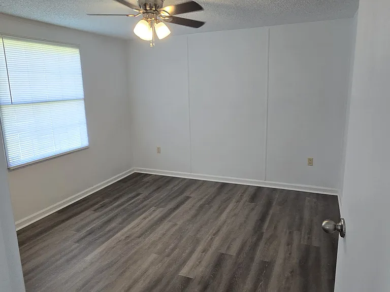 381-4 Swansboro Loop Rd — Photo 12