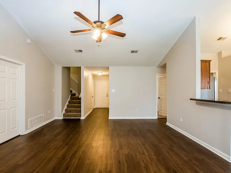 2717 Baird Dr — Photo 2