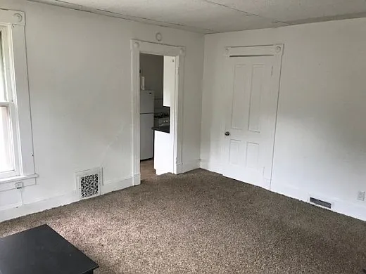 704 Stoughton St — Photo 8