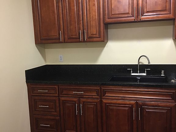 5th image of 9506 Saloma Ave