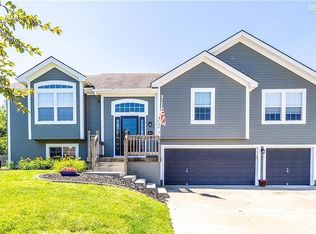 700 18th Cir, Greenwood, MO 64034