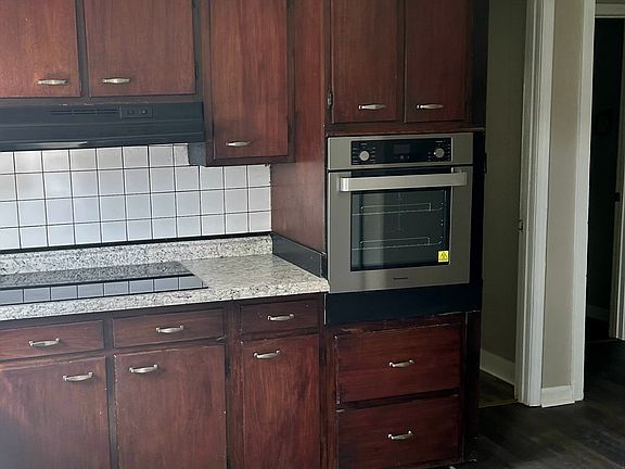 5th image of 2083 Broad St