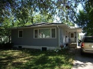 1721 J Ave NE, Cedar Rapids, IA 52402