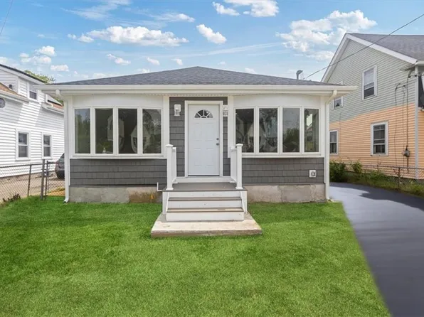 34 Stowe Ave E, Riverside, RI 02915