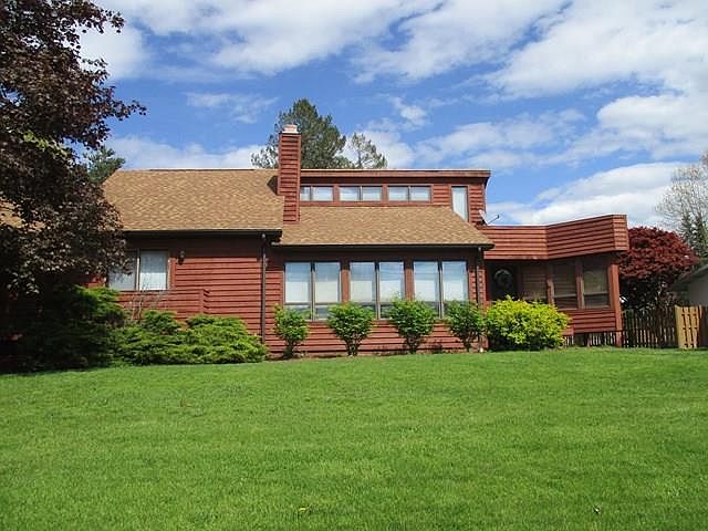 1st image of 34 Greensview Dr