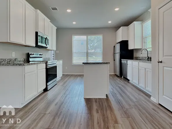 708 Crystal River Rd, Montgomery, TX 77316