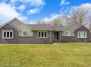 2882 Hiller Rd, West Bloomfield, MI 48324