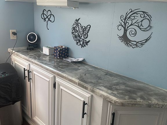 4th image of 42 Normand Cir