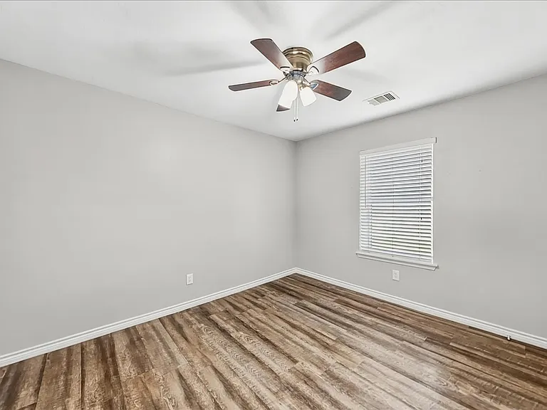 13211 Ambrosa Dr — Photo 10