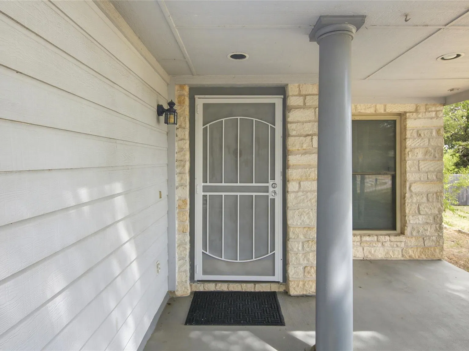 3 bed, 2.5 bath, 1436 sqft, $1,945 — Photo 3