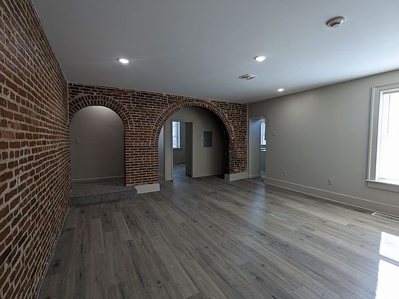 4th image of 409 High St APT A1